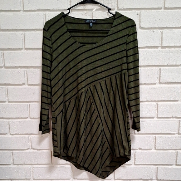 Simply Styled Tops - Slinky Brand Olive Striped Asymmetrical Bottom Top. Size Medium NWOT